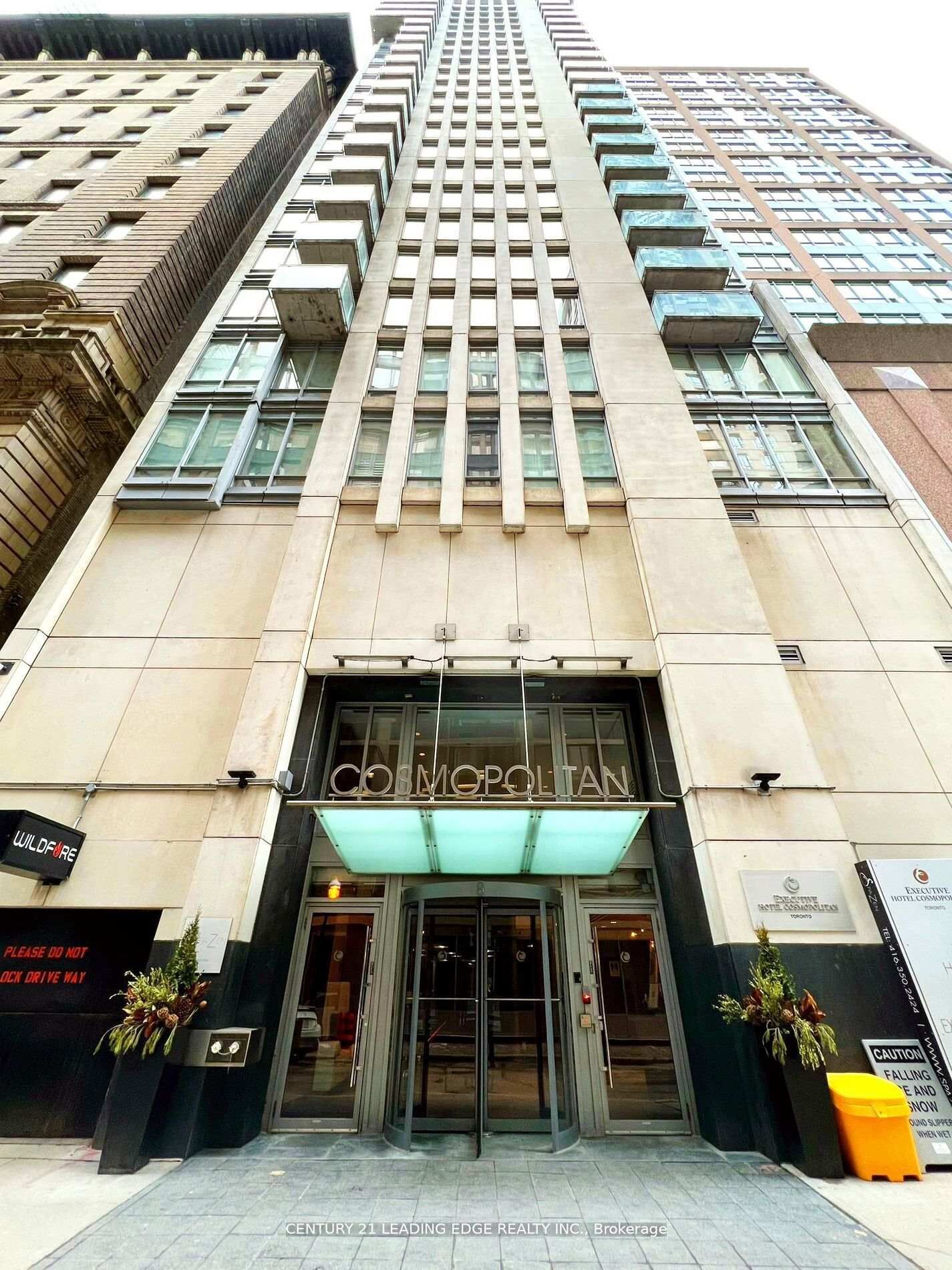 Property Photo:  8 Colborne Street 2202  ON M5E 1E1 