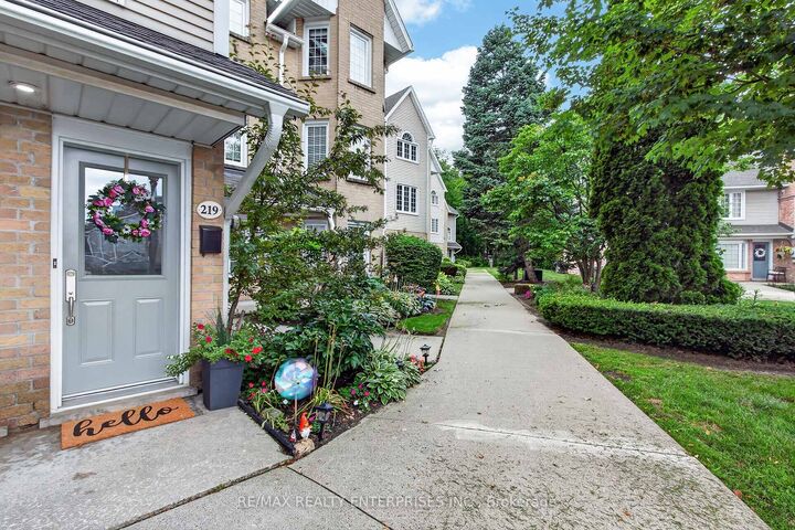 Property Photo:  2110 Cleaver Avenue 219  ON L7M 3Z4 