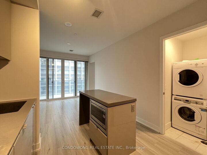 Property Photo:  7 Grenville Street 1110  ON M4Y 0E9 
