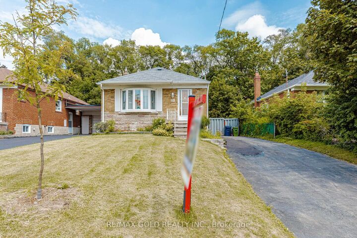 23 Rensburg Drive — photo 1