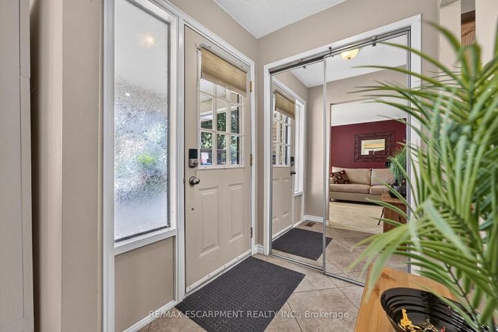 Property Photo:  127 Wendover Drive  ON L9C 5X6 