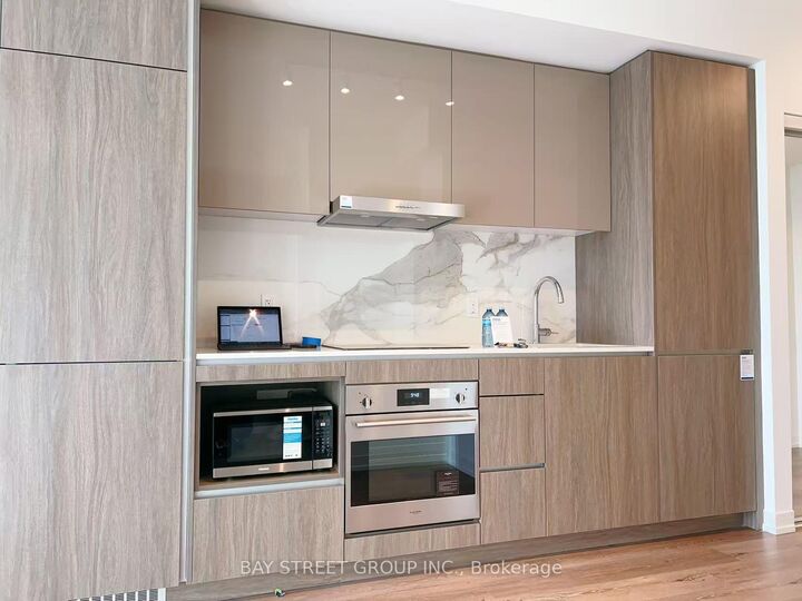 Property Photo: 28 Interchange Way 4208 ON L4K 0P8