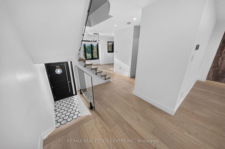 Property Photo: 5090 Fairview Street 50 ON L7L 7H5