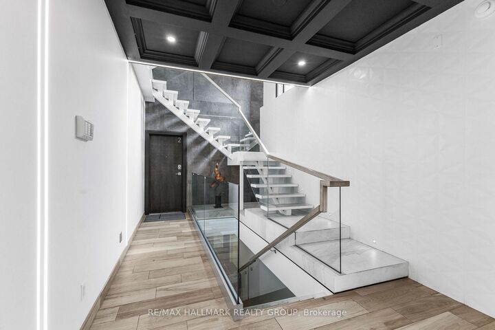 Property Photo: 201 Maclaren Street 2 ON K2P 0L4