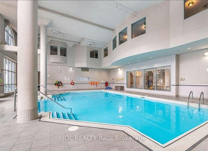 Property Photo: 68 Corporate Dr Drive 2821 ON M1H 3H3