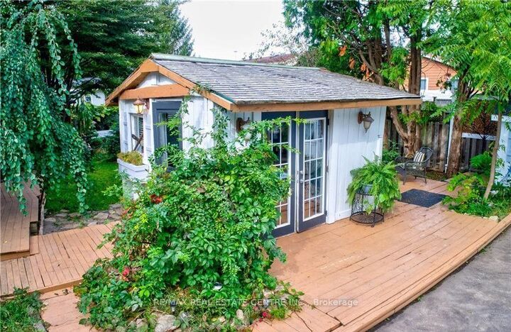 Property Photo: 134 Kitchener Road ON N3H 1A6
