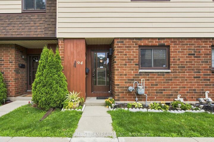 Property Photo: 20 Glenvale Drive 94 ON L9C 5V4