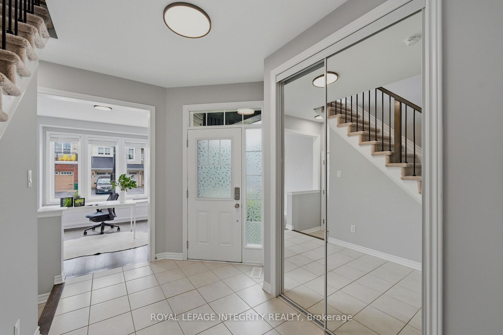 Property Photo: 337 Meadowbreeze Drive ON K2M 3A6