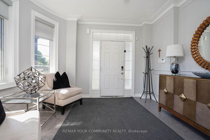 Property Photo: 6 Globemaster Lane ON L4G 2H1