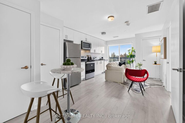 Property Photo: 3401 Ridgeway Drive 321 ON L5L 0B9