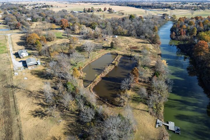 Property Photo: 3998 E 390 Road OK 74053
