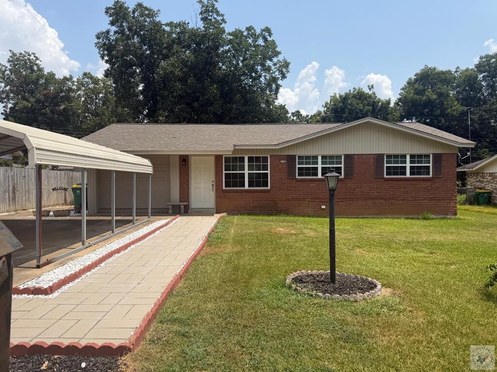 Property Photo: 1726 Meadowbrook Ln. TX 75501