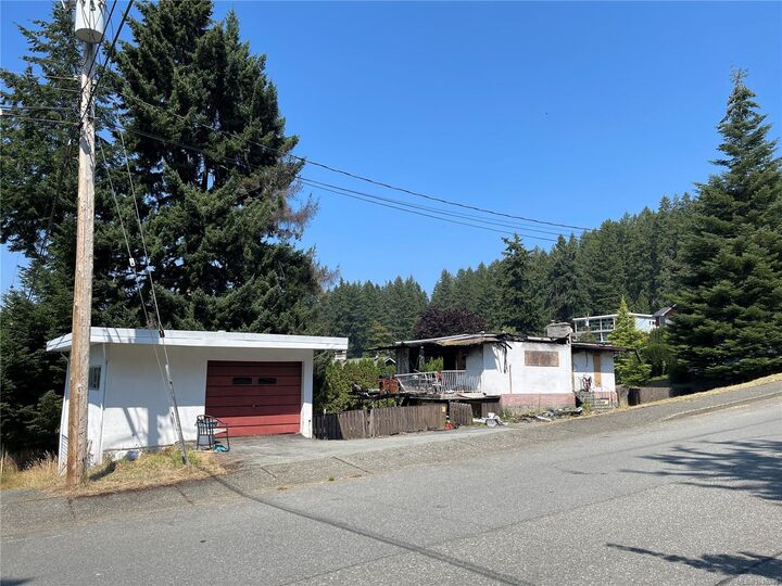 2502 16th Ave — photo 1
