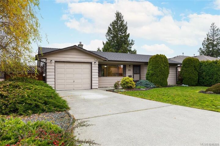 693 Wedgewood Cres — photo 1
