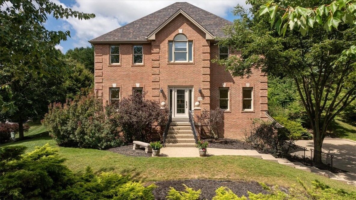 Property Photo: 701 Placid Ct PA 15044