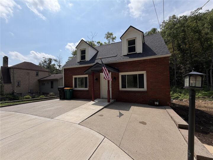 Property Photo: 1113 Rochester Rd PA 15237