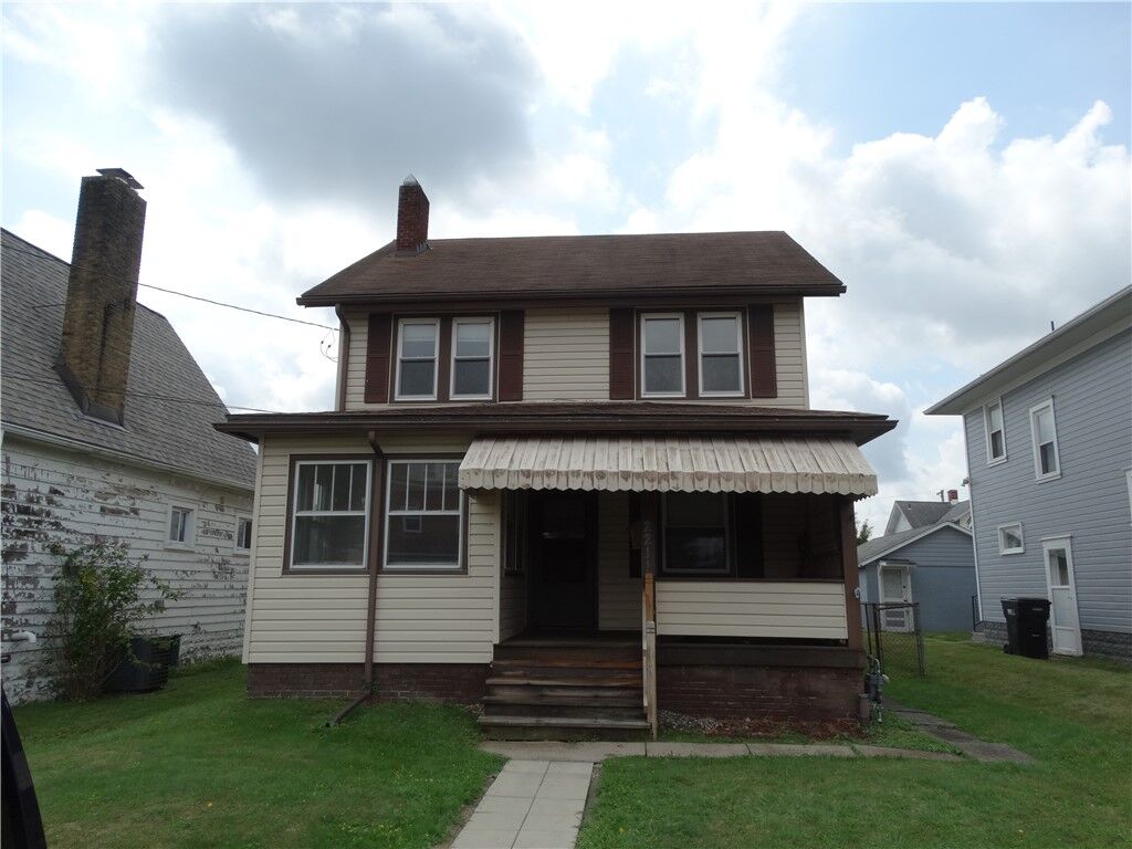 Property Photo:  2211 Davidson St  PA 15001 
