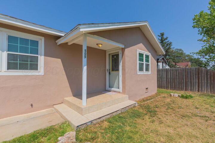 Property Photo:  505 N Irving Street  TX 79045 