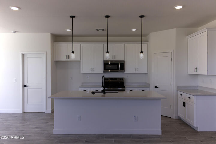 Property Photo: 3220 W Solano Drive AZ 85131