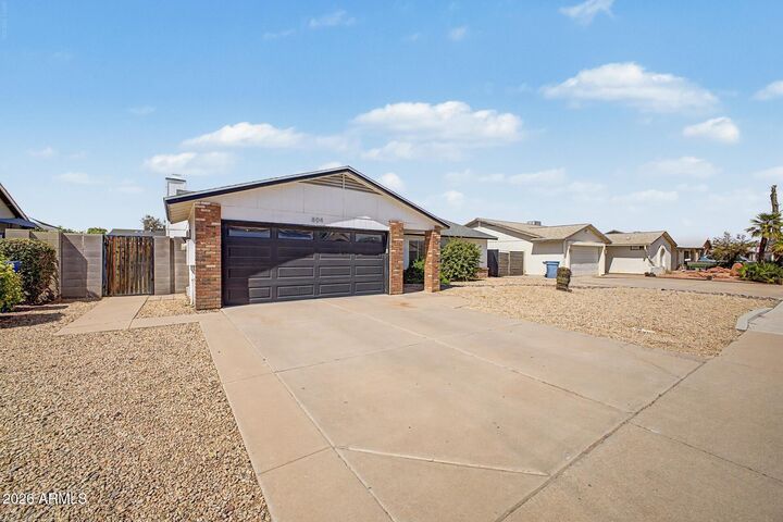 Property Photo: 804 W Nopal Place AZ 85225