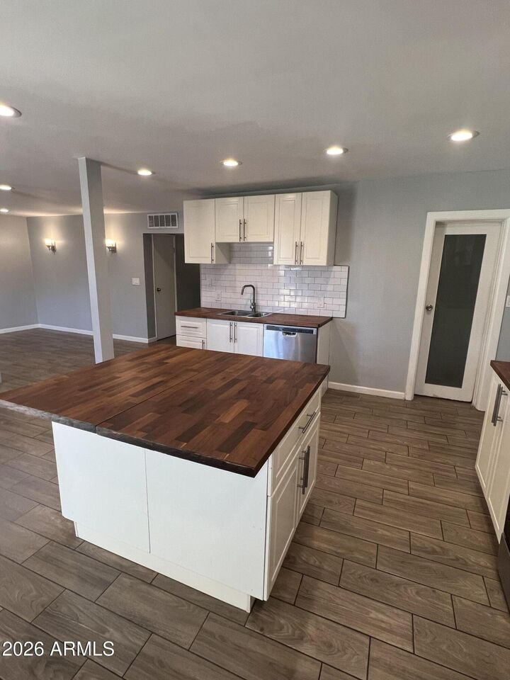 Property Photo: 1115 E Whitton Avenue AZ 85014