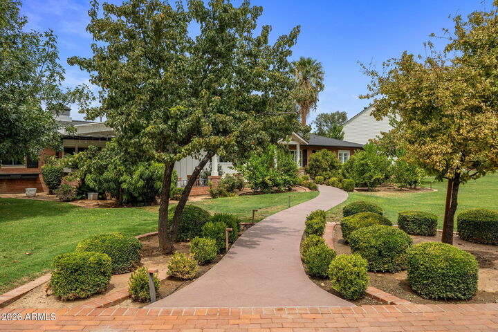 Property Photo: 334 E Glenn Drive AZ 85020