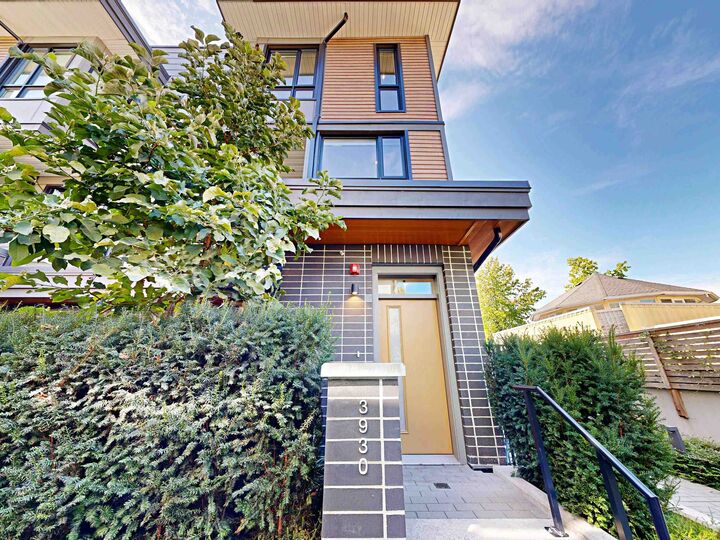 Property Photo: 3930 Dumfries Street BC V5N 0J1
