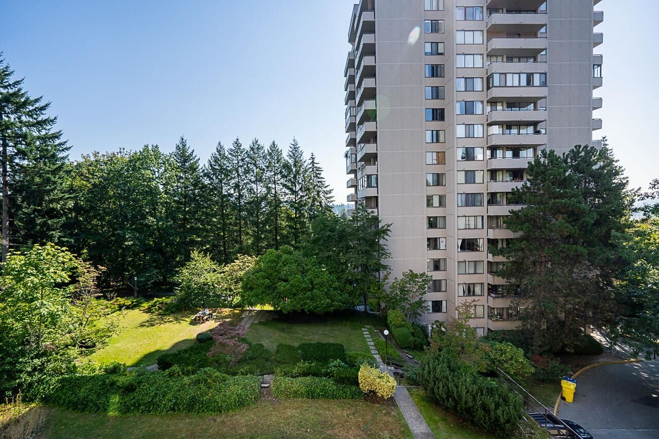Property Photo: 2020 Bellwood Avenue 404 BC V5B 4P8