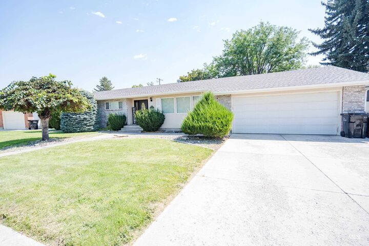 Property Photo: 635 Birch Dr ID 83318