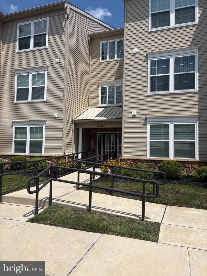 Property Photo: 1503 Moore Street 303 PA 19007