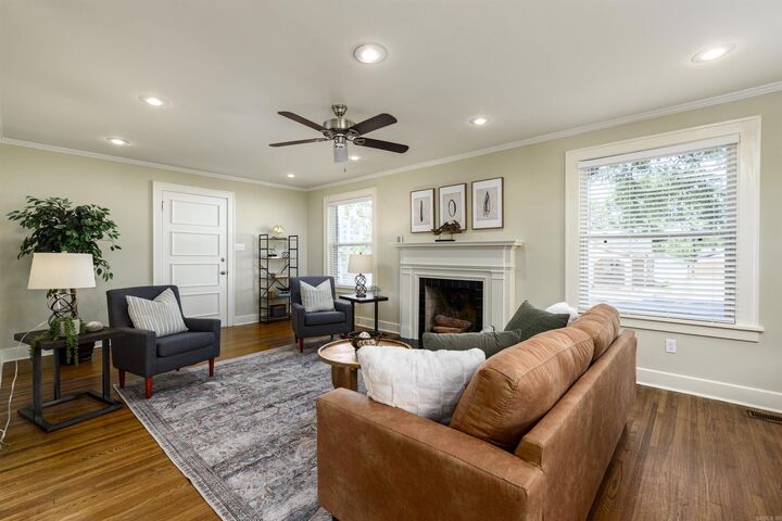 Property Photo:  107 N Pine Street  AR 72205 