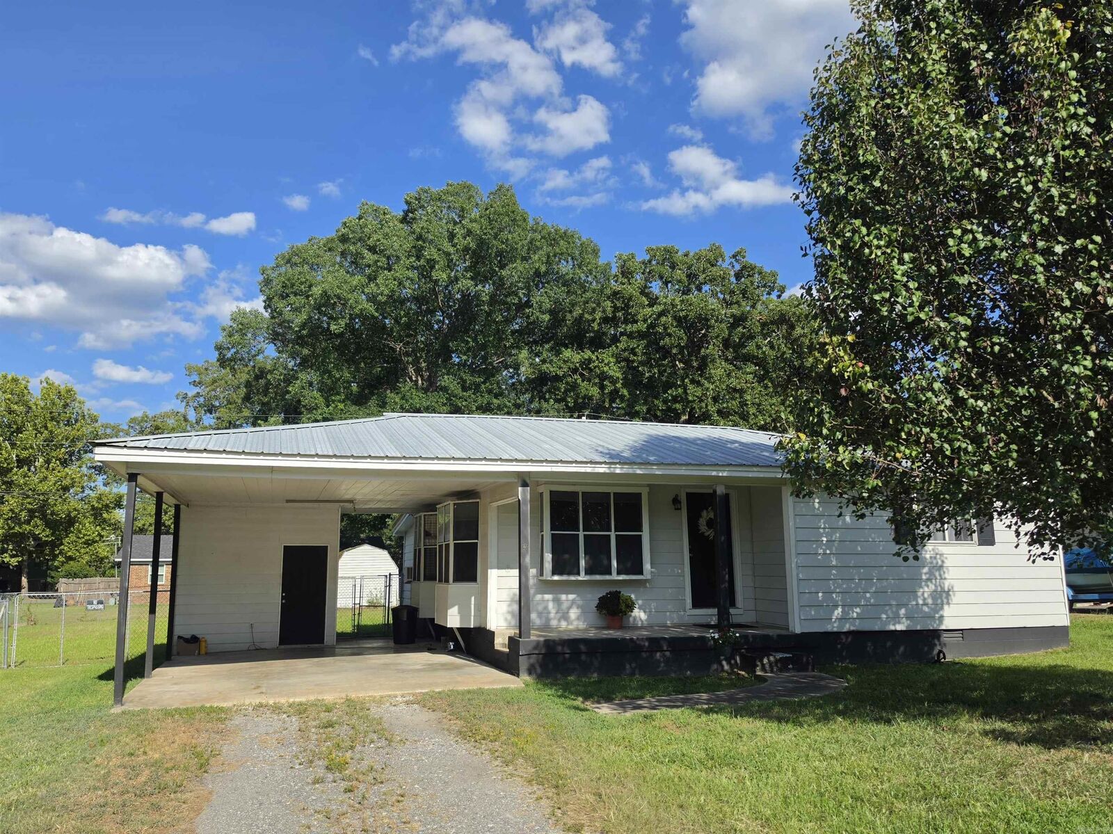 Property Photo: 12 Robin Dr AR 72150