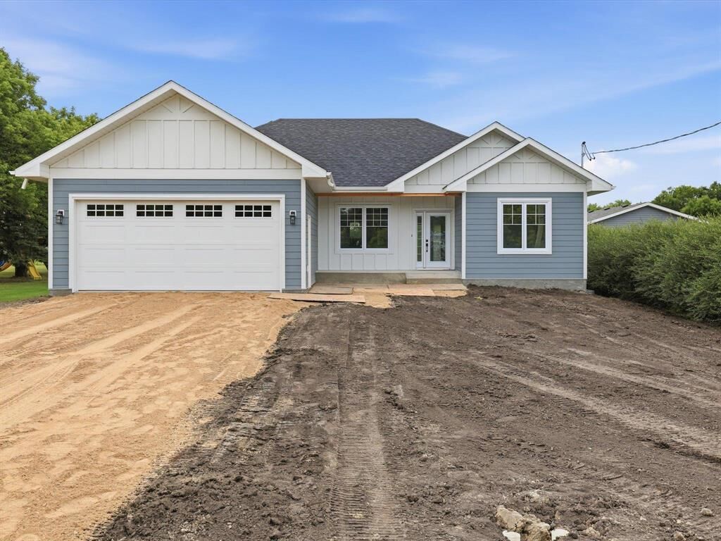 Property Photo: 16 Lafounaise Place MB R0A 1T0
