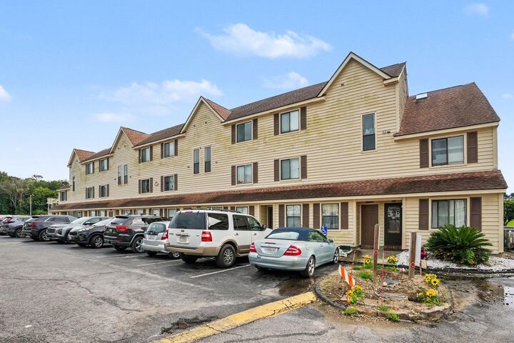 Property Photo: 510 Fairwood Lakes Dr. 17-E SC 29588
