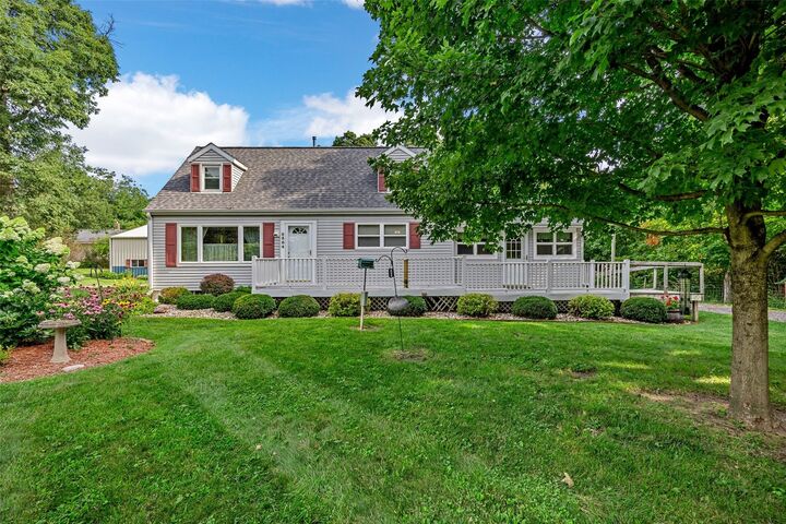 Property Photo:  5504 Tower Terrace Road NE  IA 52411 