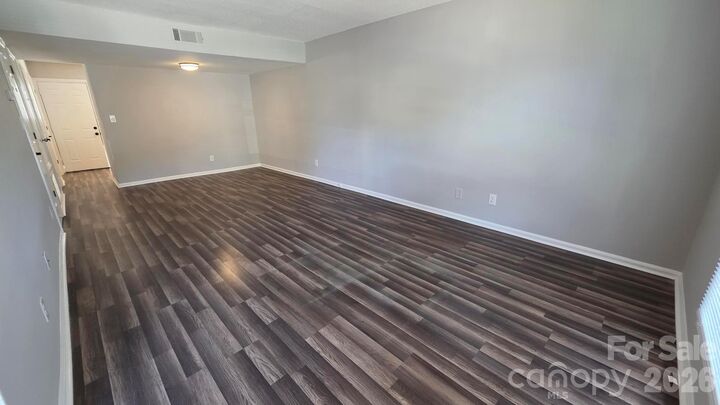 Property Photo:  7906 Oak Meadow Court  NC 28210 