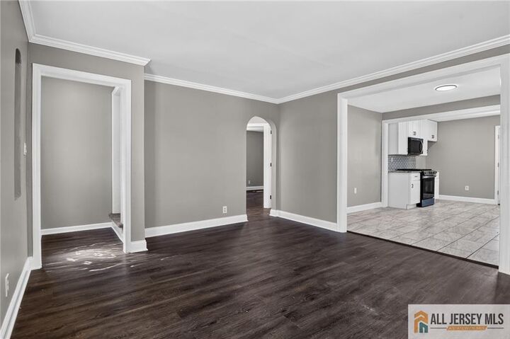 Property Photo:  16 Oakwood Place  NJ 08902 