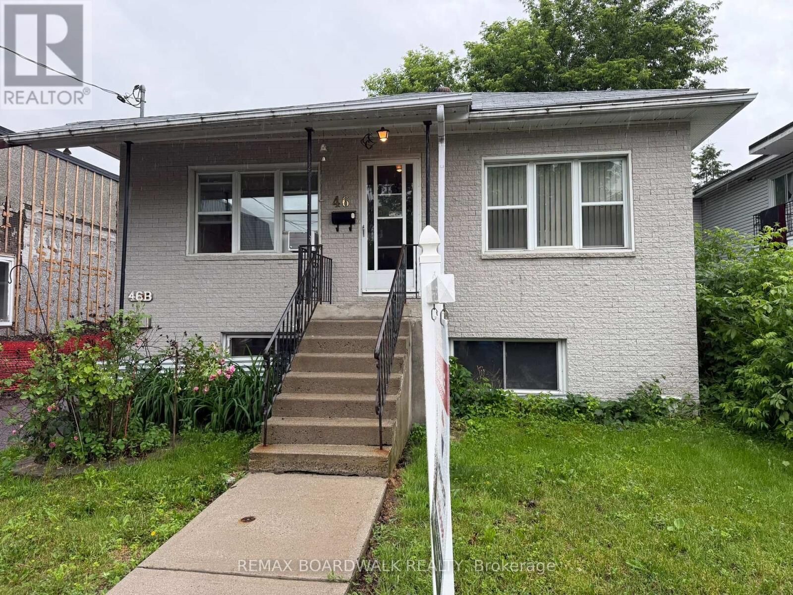 Property Photo: 46 Jolliet Avenue ON K1L 5H5