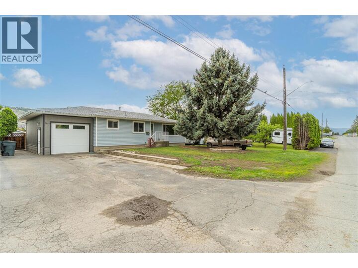 Property Photo: 2255 Fleetwood Avenue BC V2B 4S6
