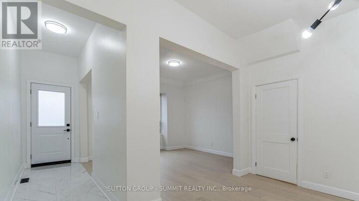 Property Photo:  439 Ferguson Avenue North  ON L8L 4Z1 