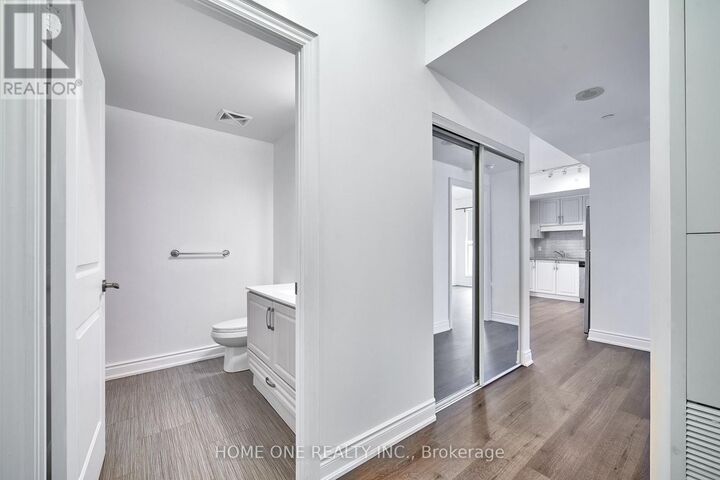 Property Photo:  99 South Town Centre Boulevard 1018  ON L6G 0E9 