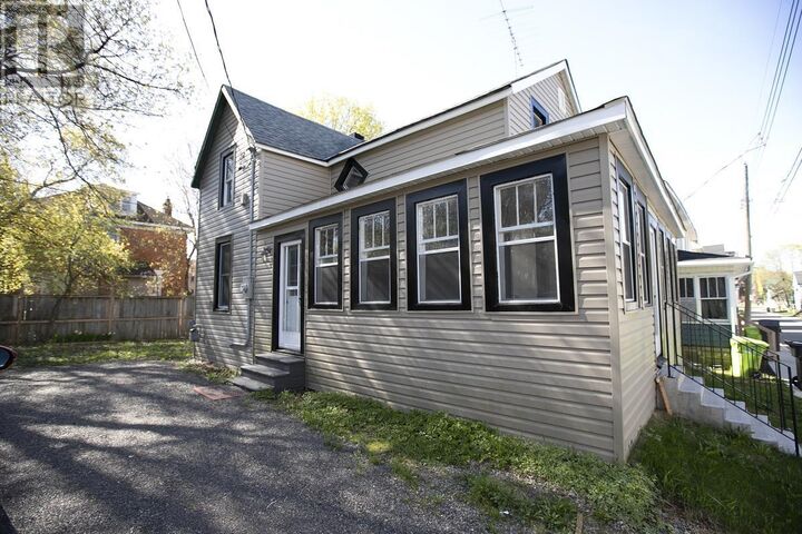 Property Photo:  136 Biggings Ave  ON P6A 3T9 