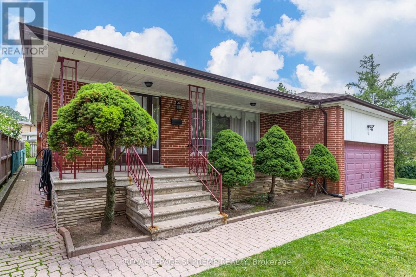 Property Photo: 5 Paramount Court Bsmt ON M6M 2L3