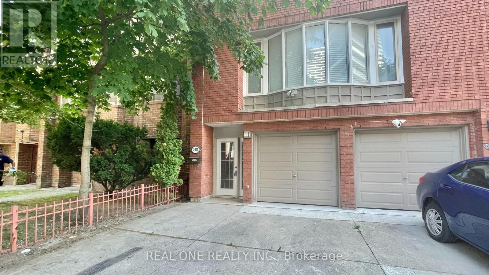 Property Photo:  101 McGill Street 2  ON M5B 1H5 