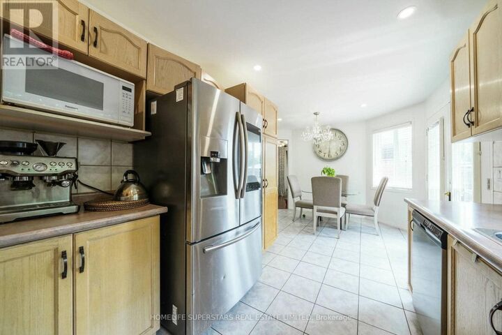 Property Photo:  61 Lawnhurst Drive  ON L8V 4N9 