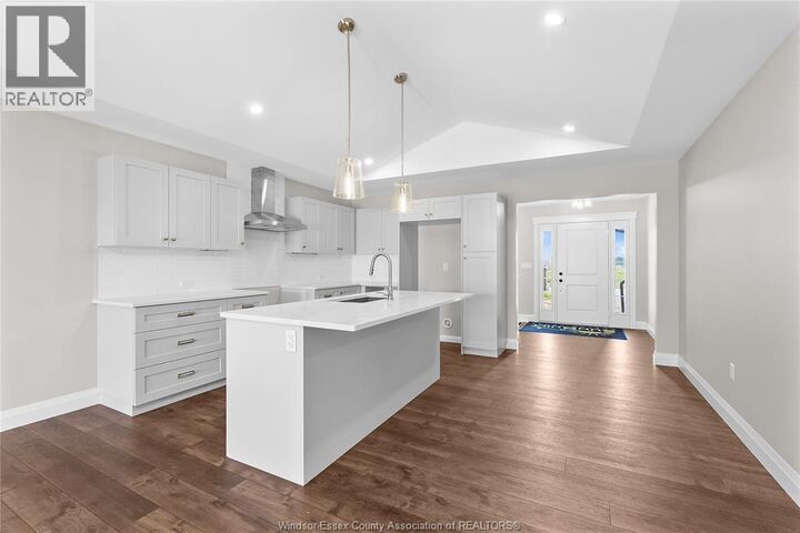 Property Photo:  260 Angelo  ON N9J 0E5 