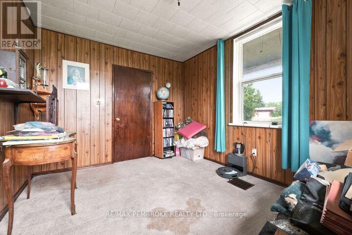 Property Photo: 601 Silver Lake Road ON K0J 1T0