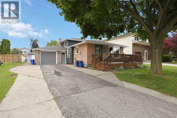 Photo de la propriété: 403 Huxley Avenue ON N7S 4Z1