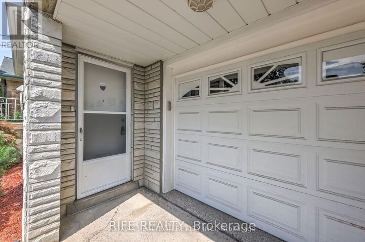 Property Photo: 387 Willowdale Avenue ON M2N 5A8