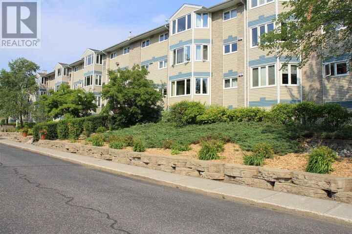 320 500 Toledo Street — photo 1